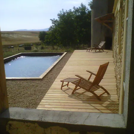 Chambre à la ferme au milieu des lavandes-2